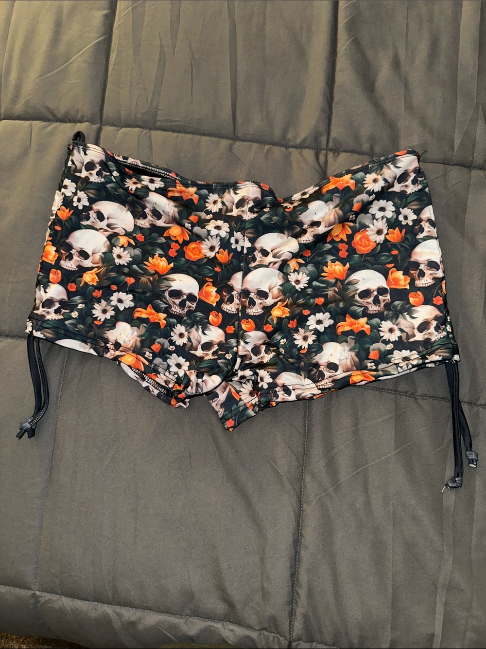 Size 2X Floral Skull Drawstring Women’s Swim Shorts & halter top- Black & Orange